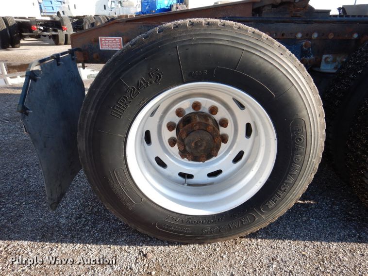 image for item KY9559 1996 Freightliner FLD120  semi truck