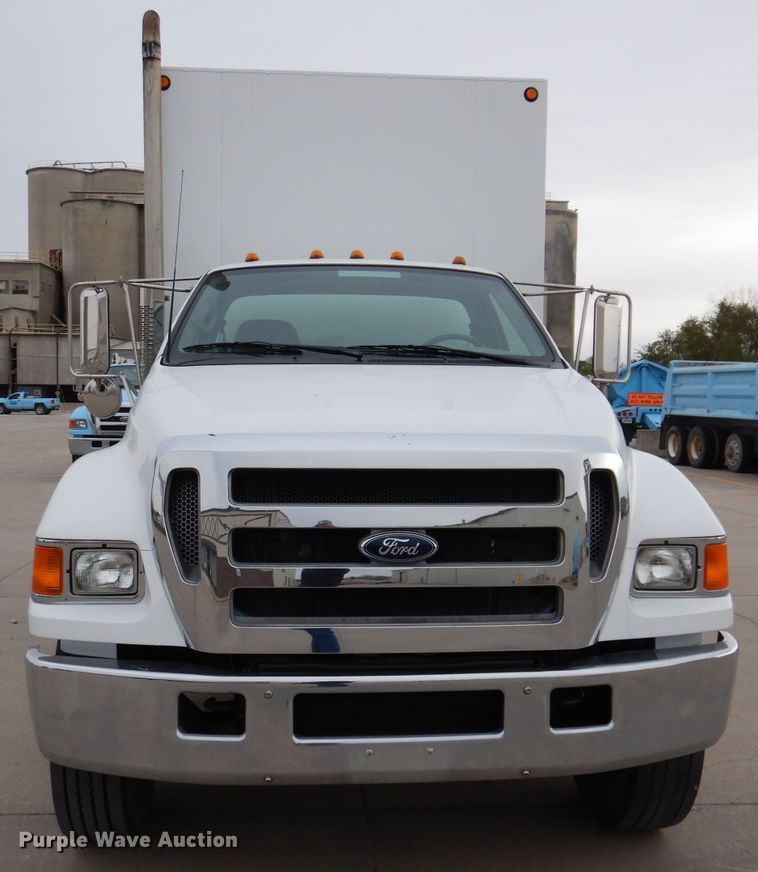 image for item KY9661 2006 Ford F750  fuel / lube truck