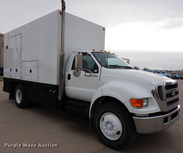 image for item KY9661 2006 Ford F750  fuel / lube truck