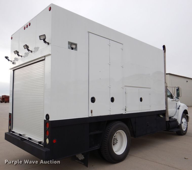 image for item KY9661 2006 Ford F750  fuel / lube truck