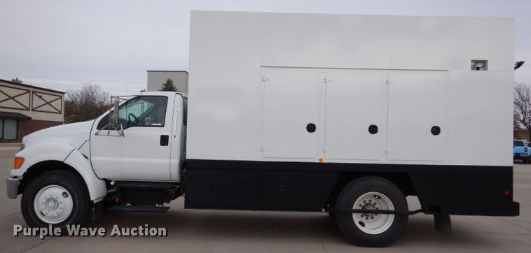 image for item KY9661 2006 Ford F750  fuel / lube truck