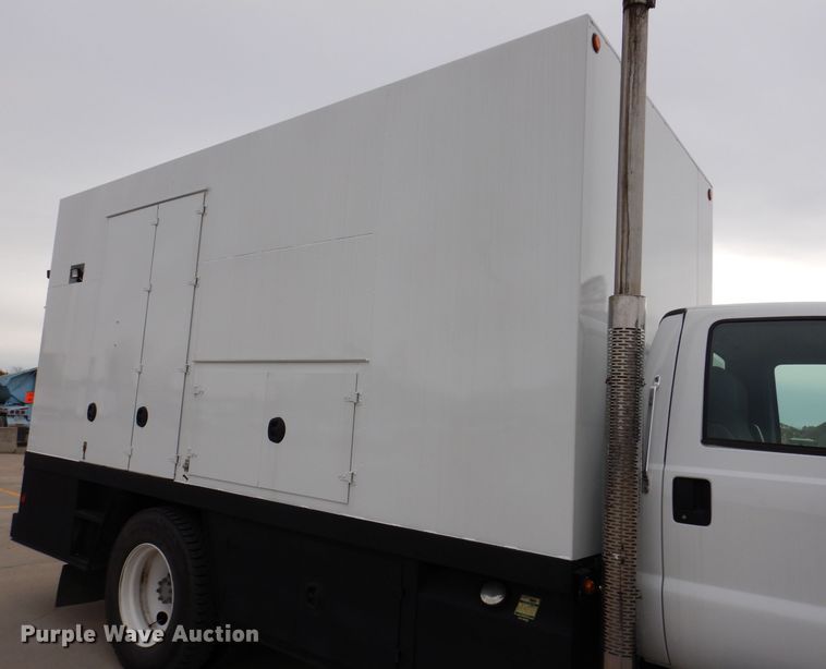 image for item KY9661 2006 Ford F750  fuel / lube truck