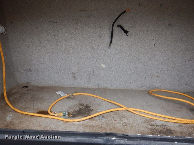 image for item KY9661 2006 Ford F750  fuel / lube truck