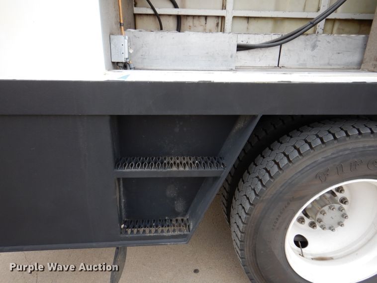 image for item KY9661 2006 Ford F750  fuel / lube truck