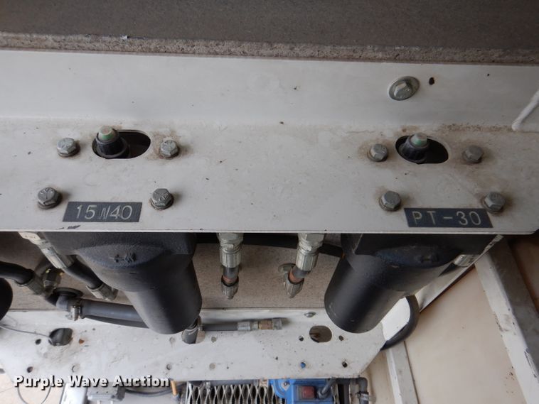 image for item KY9661 2006 Ford F750  fuel / lube truck