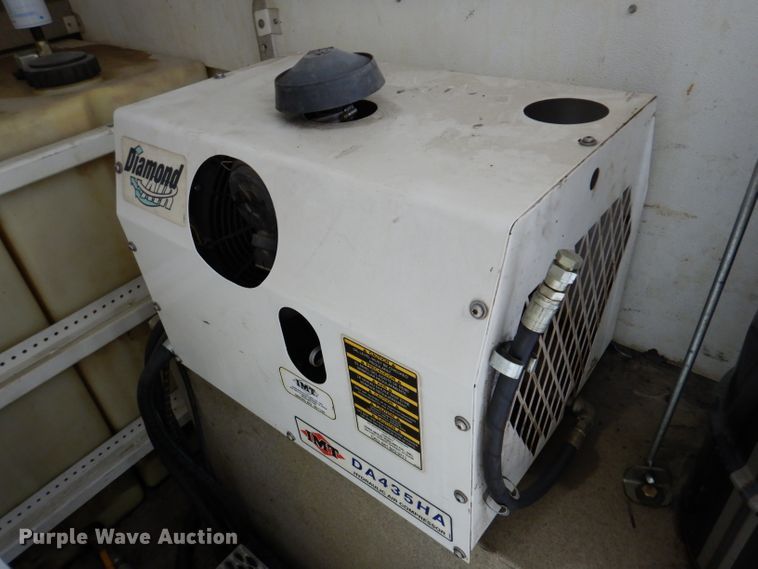 image for item KY9661 2006 Ford F750  fuel / lube truck