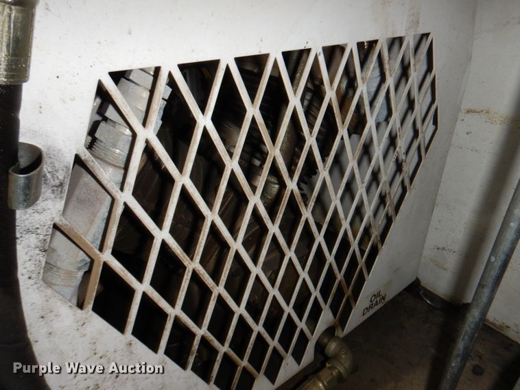 image for item KY9661 2006 Ford F750  fuel / lube truck