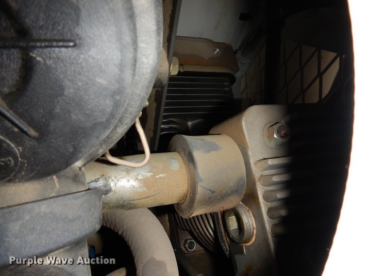 image for item KY9661 2006 Ford F750  fuel / lube truck