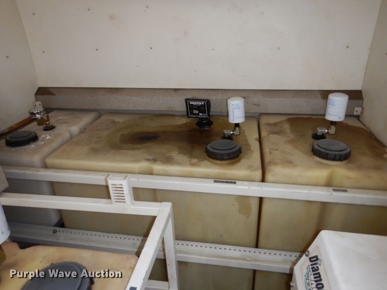 image for item KY9661 2006 Ford F750  fuel / lube truck