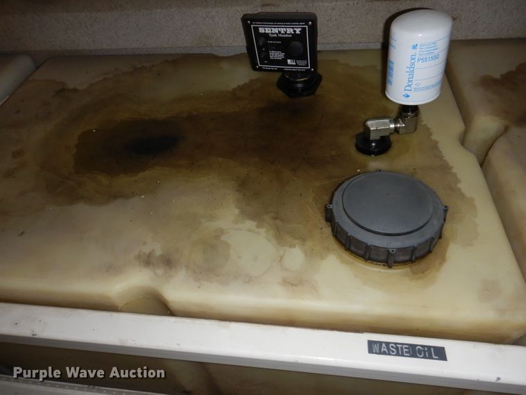 image for item KY9661 2006 Ford F750  fuel / lube truck