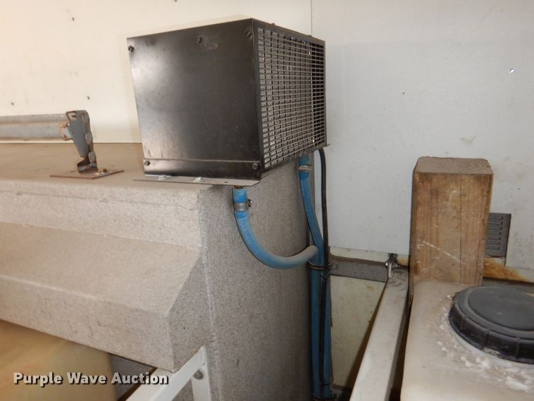 image for item KY9661 2006 Ford F750  fuel / lube truck