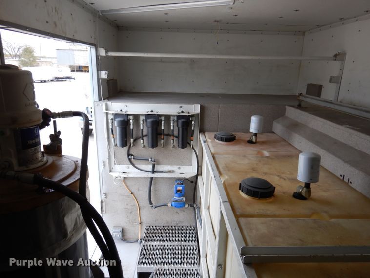 image for item KY9661 2006 Ford F750  fuel / lube truck