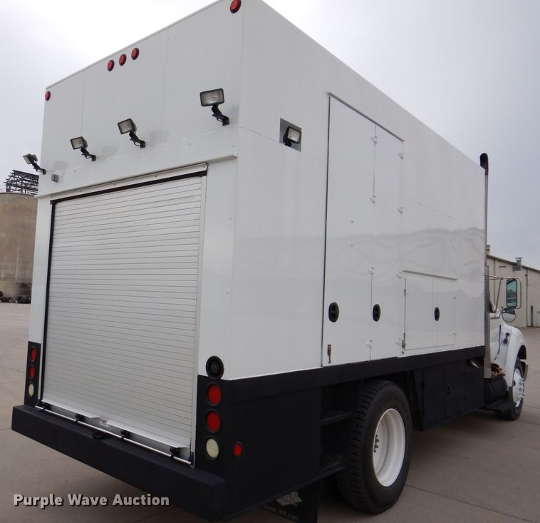 image for item KY9661 2006 Ford F750  fuel / lube truck