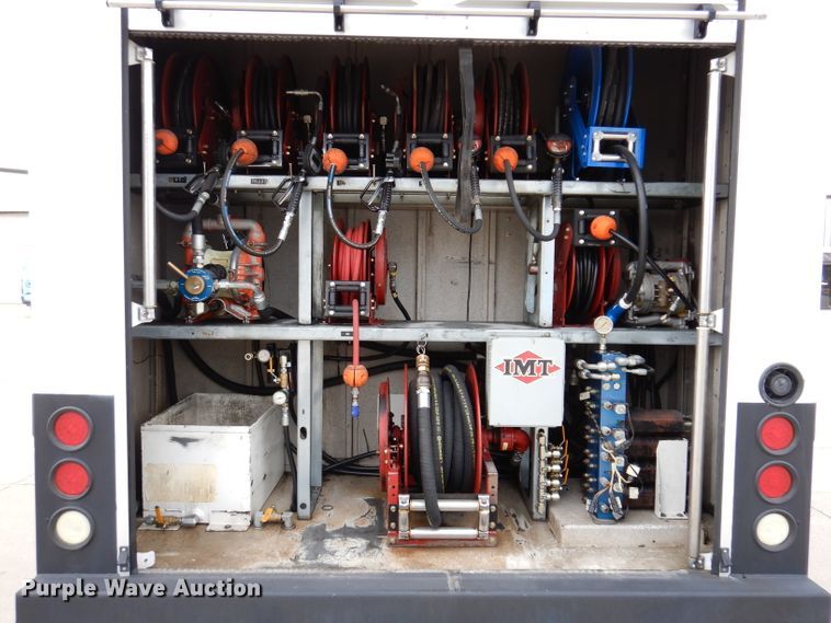 image for item KY9661 2006 Ford F750  fuel / lube truck