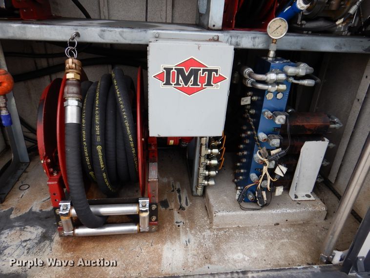 image for item KY9661 2006 Ford F750  fuel / lube truck