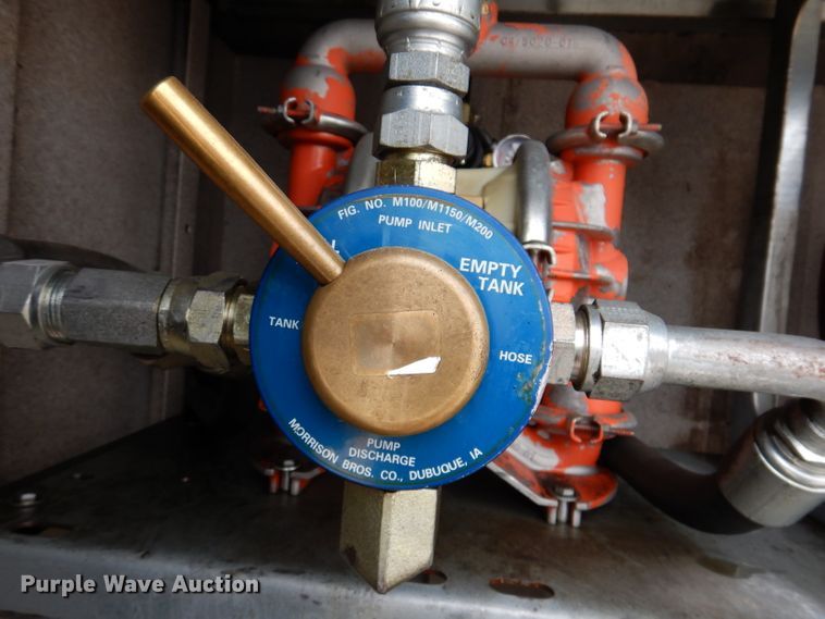 image for item KY9661 2006 Ford F750  fuel / lube truck