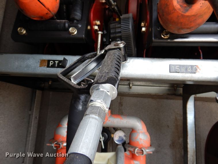 image for item KY9661 2006 Ford F750  fuel / lube truck