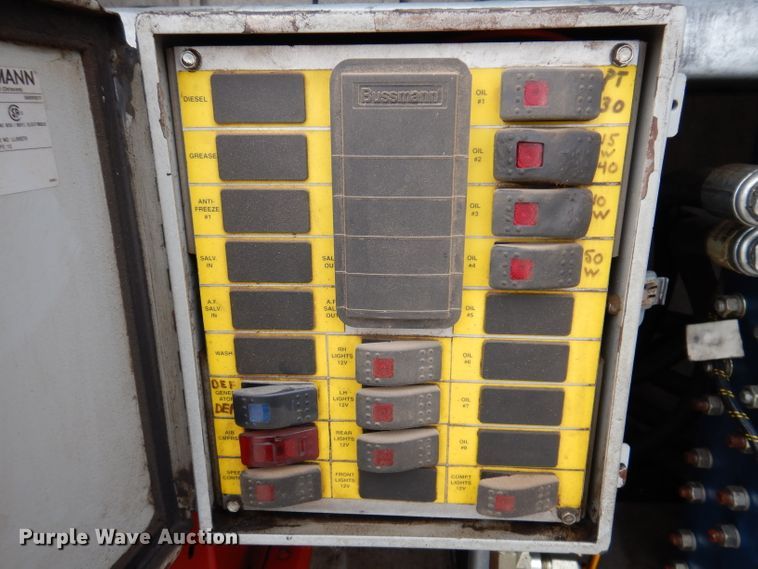 image for item KY9661 2006 Ford F750  fuel / lube truck