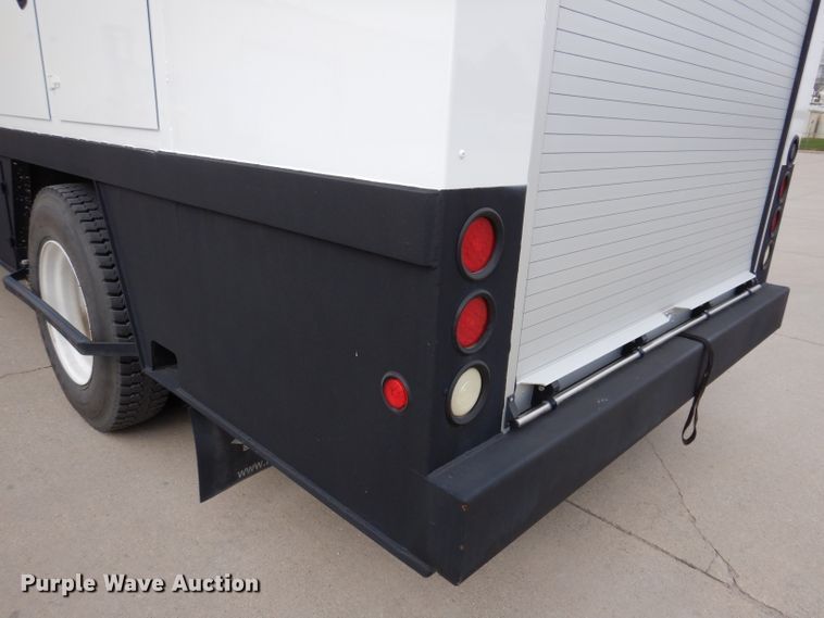 image for item KY9661 2006 Ford F750  fuel / lube truck