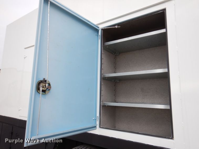 image for item KY9661 2006 Ford F750  fuel / lube truck