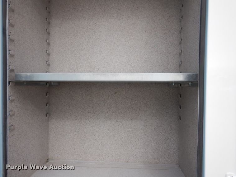 image for item KY9661 2006 Ford F750  fuel / lube truck