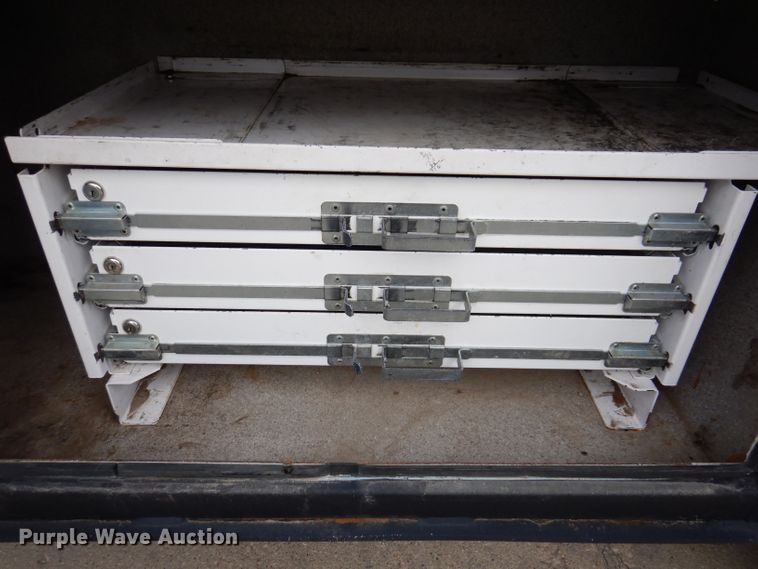 image for item KY9661 2006 Ford F750  fuel / lube truck