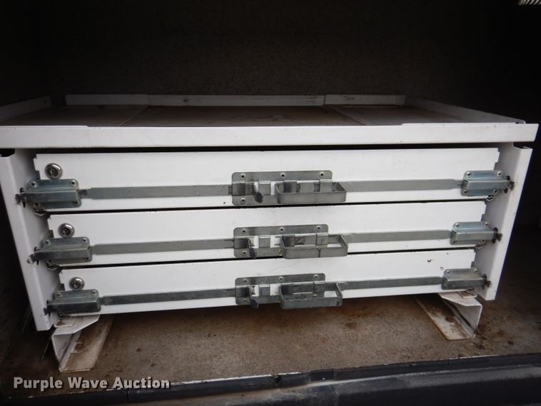 image for item KY9661 2006 Ford F750  fuel / lube truck