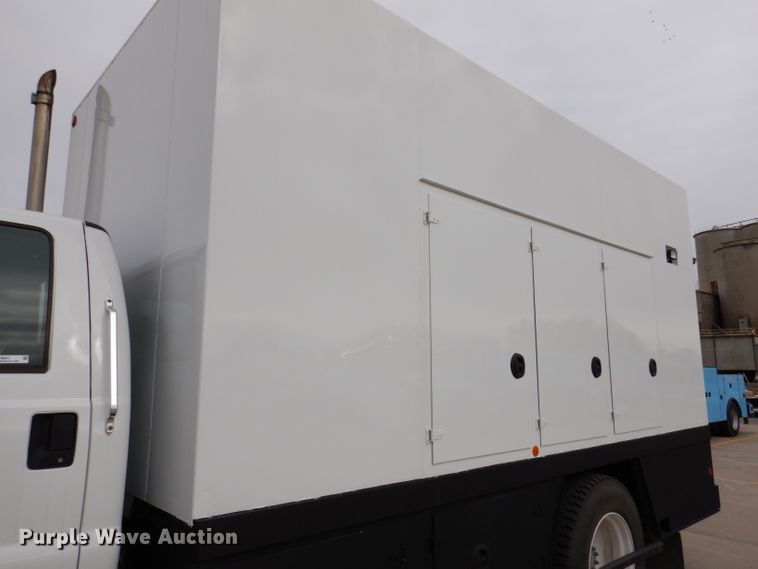 image for item KY9661 2006 Ford F750  fuel / lube truck