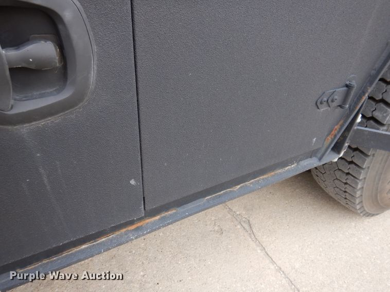 image for item KY9661 2006 Ford F750  fuel / lube truck