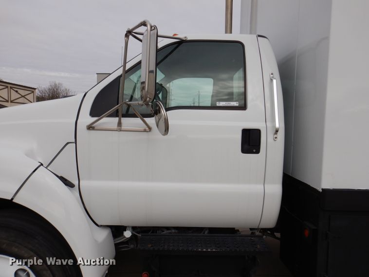 image for item KY9661 2006 Ford F750  fuel / lube truck