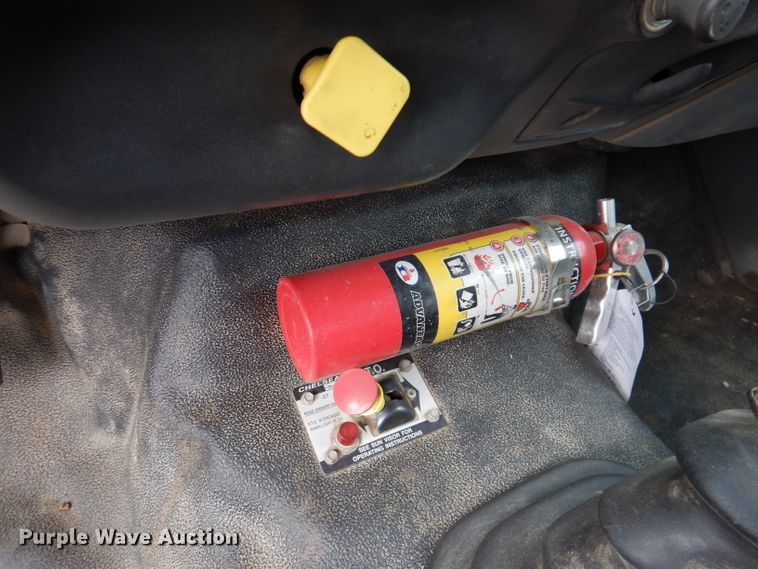 image for item KY9661 2006 Ford F750  fuel / lube truck