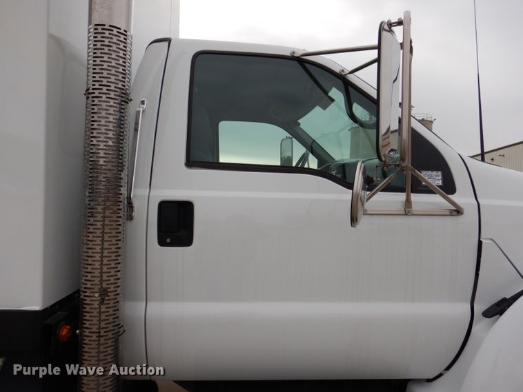 image for item KY9661 2006 Ford F750  fuel / lube truck