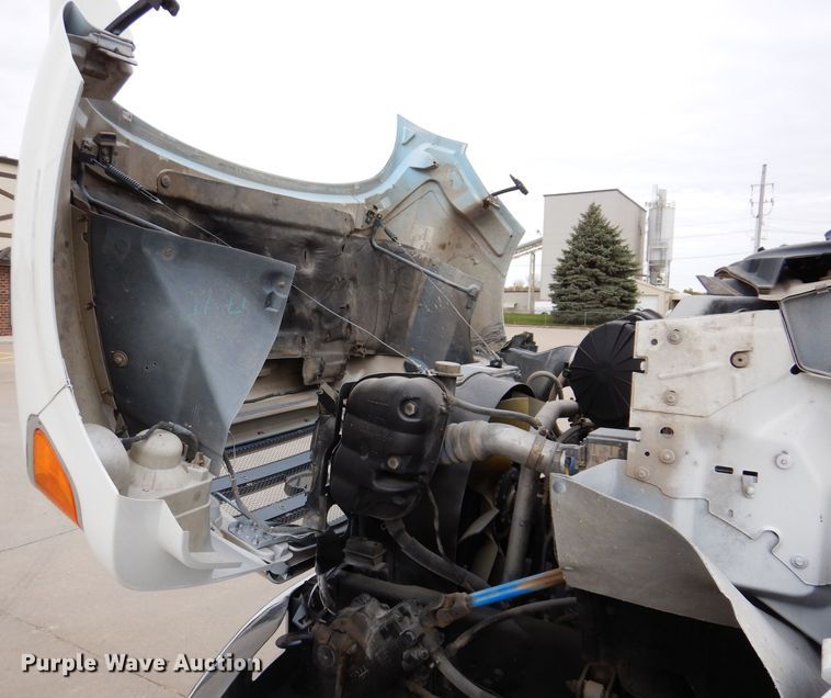 image for item KY9661 2006 Ford F750  fuel / lube truck