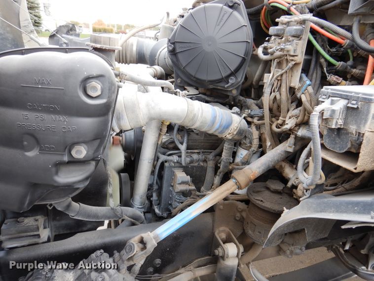 image for item KY9661 2006 Ford F750  fuel / lube truck