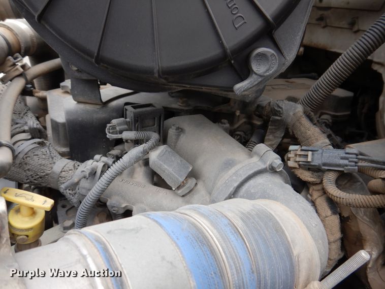 image for item KY9661 2006 Ford F750  fuel / lube truck