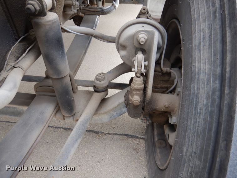 image for item KY9661 2006 Ford F750  fuel / lube truck