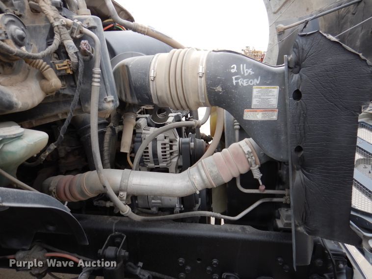 image for item KY9661 2006 Ford F750  fuel / lube truck