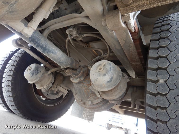 image for item KY9661 2006 Ford F750  fuel / lube truck