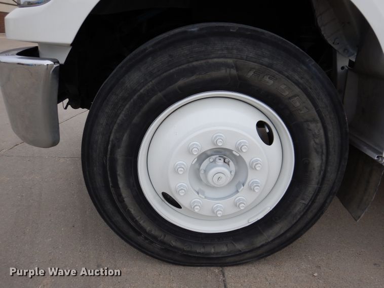 image for item KY9661 2006 Ford F750  fuel / lube truck