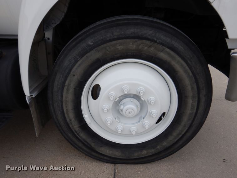 image for item KY9661 2006 Ford F750  fuel / lube truck