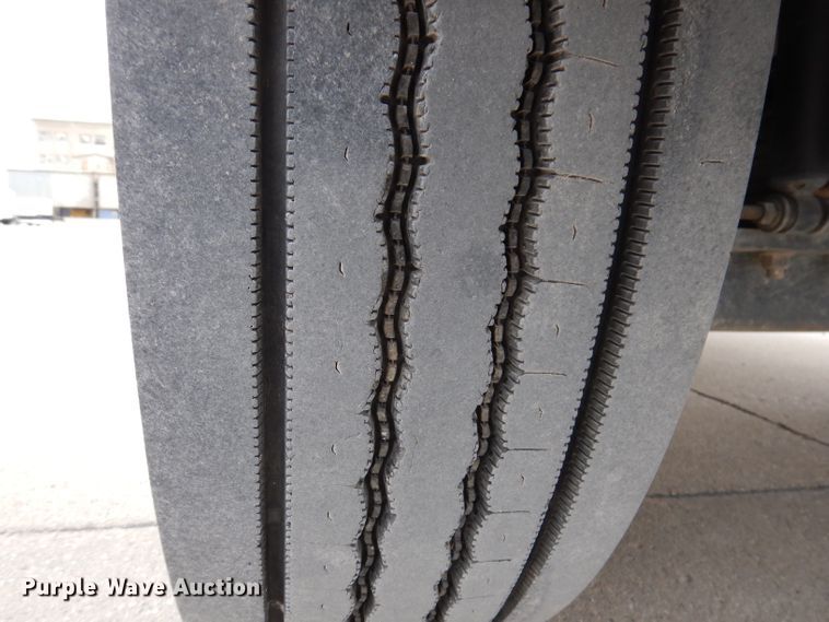 image for item KY9661 2006 Ford F750  fuel / lube truck