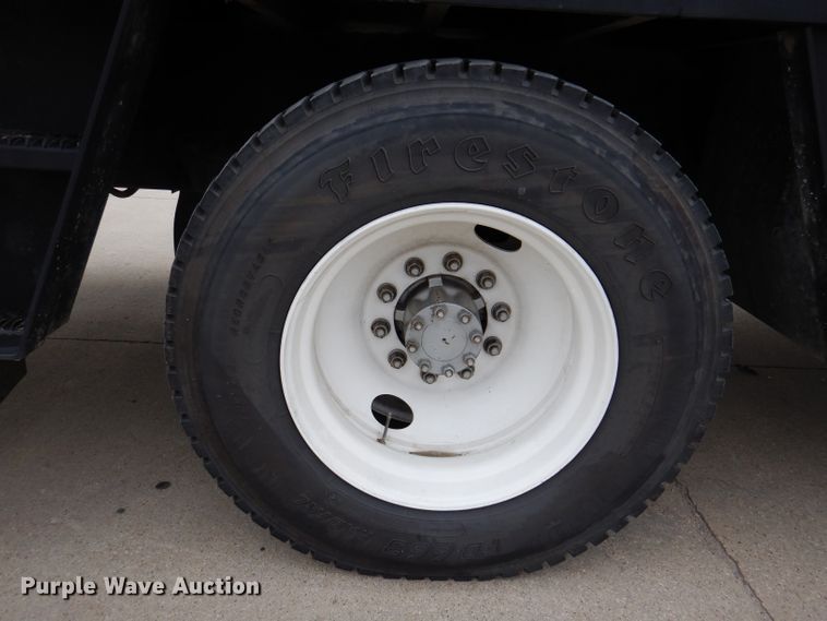 image for item KY9661 2006 Ford F750  fuel / lube truck