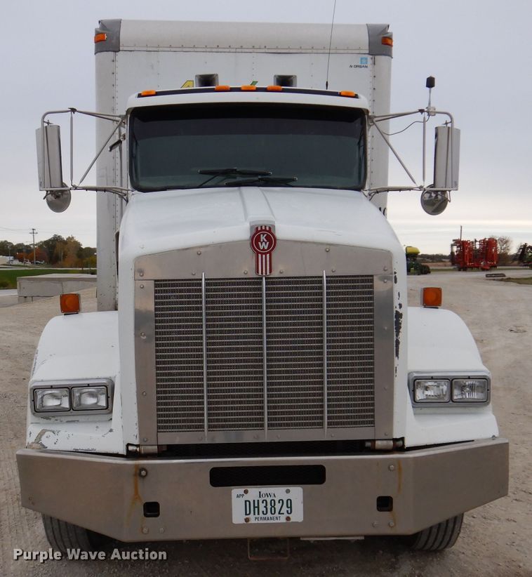 image for item KY9662 2005 Kenworth T800  box truck