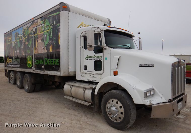 image for item KY9662 2005 Kenworth T800  box truck