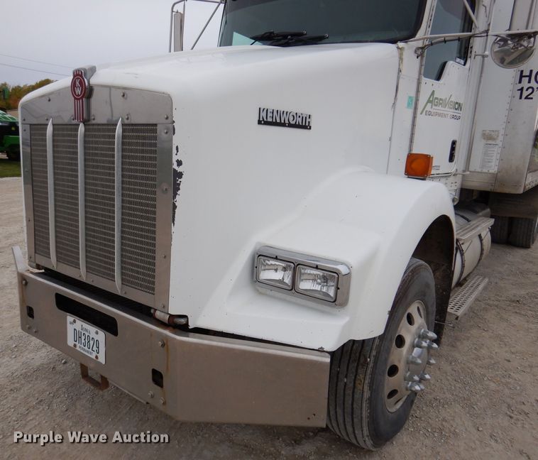 image for item KY9662 2005 Kenworth T800  box truck