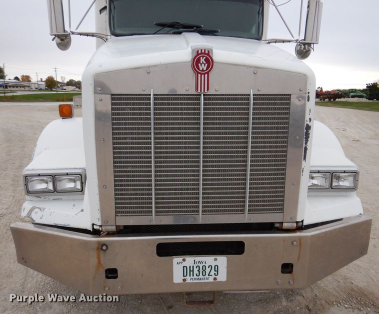 image for item KY9662 2005 Kenworth T800  box truck