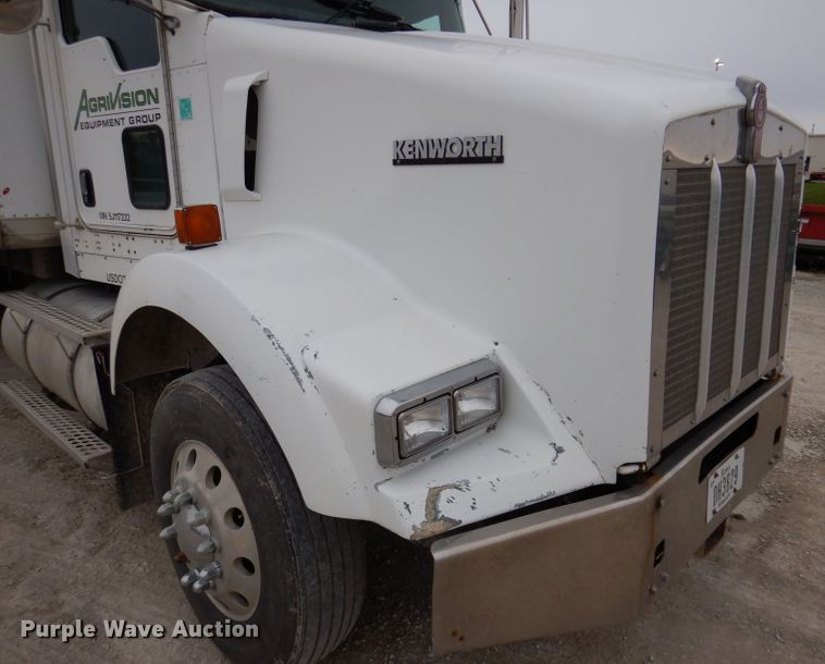 image for item KY9662 2005 Kenworth T800  box truck