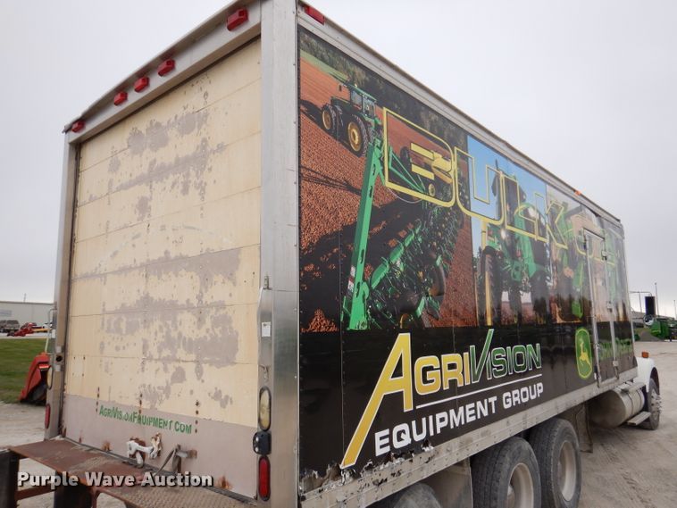 image for item KY9662 2005 Kenworth T800  box truck