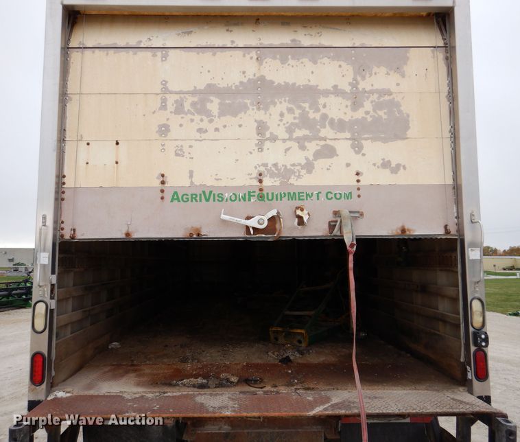 image for item KY9662 2005 Kenworth T800  box truck