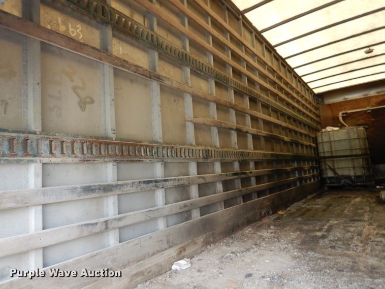 image for item KY9662 2005 Kenworth T800  box truck